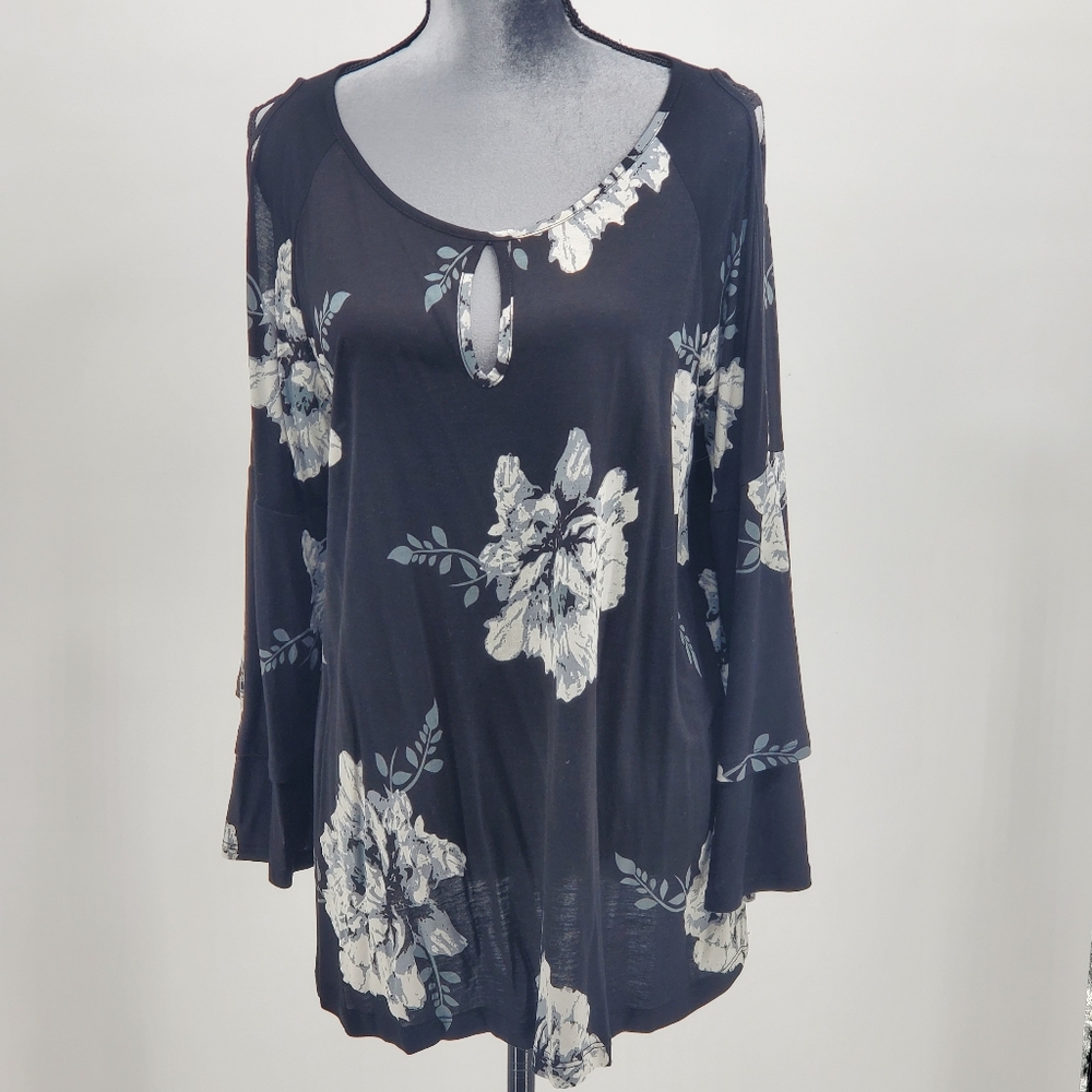 ♤♤ Lescana for Venus Floral Slit Bell Sleeve Blouse Black with White Size Large
